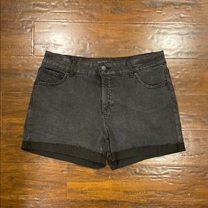 TIme & Tru Women's Black Mid-Rise Stretch Denim Shorts w/ Fold Over Cuff Size 14